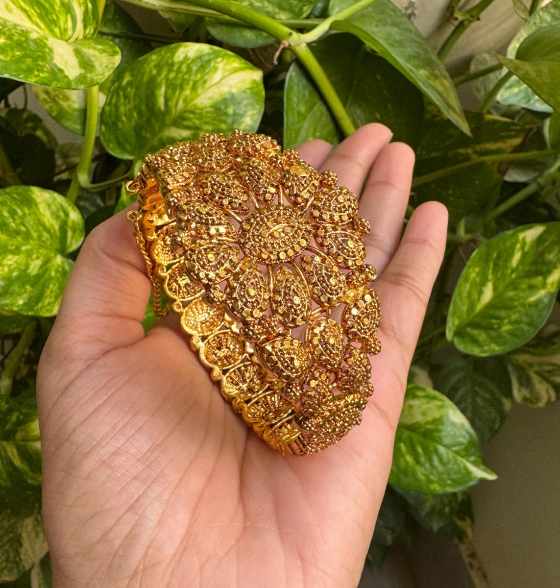 22k Gold Bracelet Designs with Price in Pakistan for Ladies