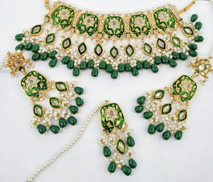 Beautiful Emerald Pakistani Jewellery Designs