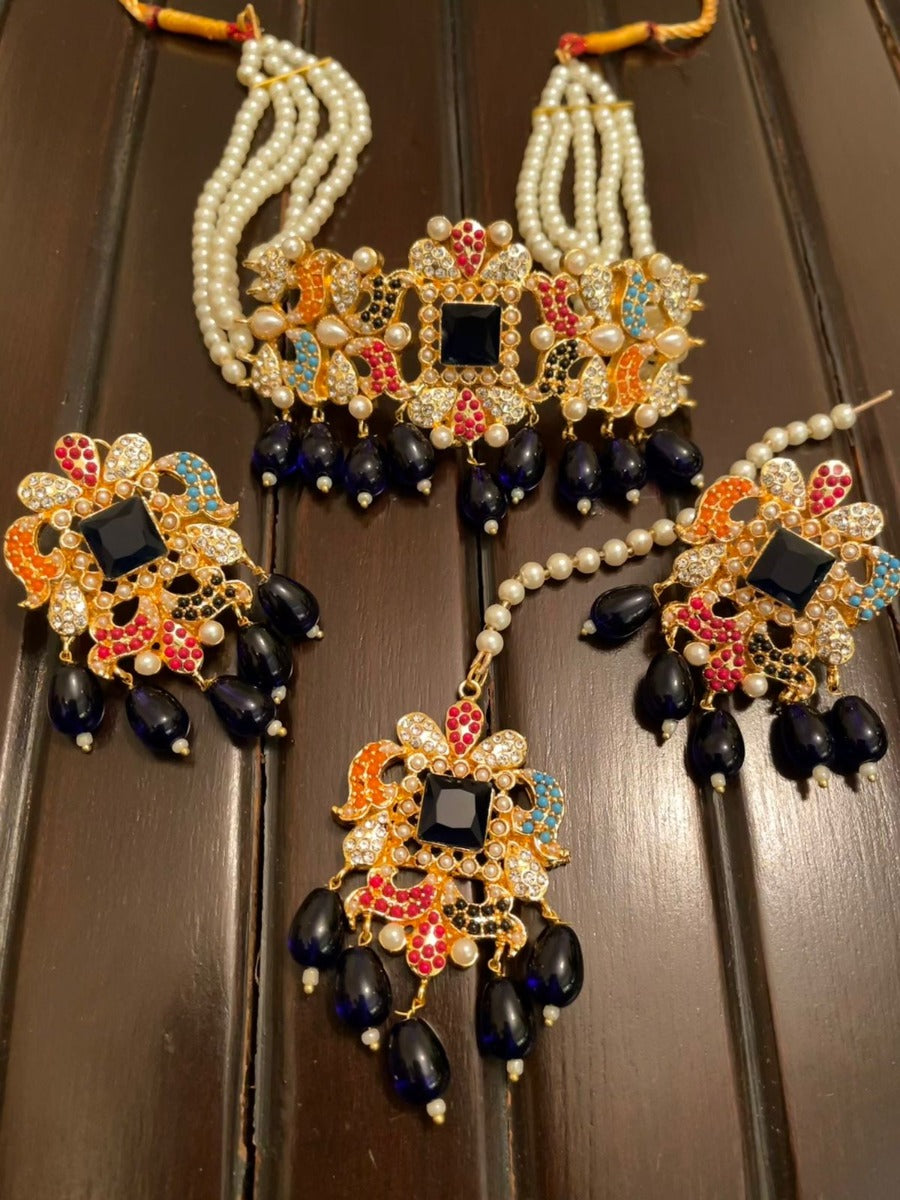 Black Choker Set With Tikka