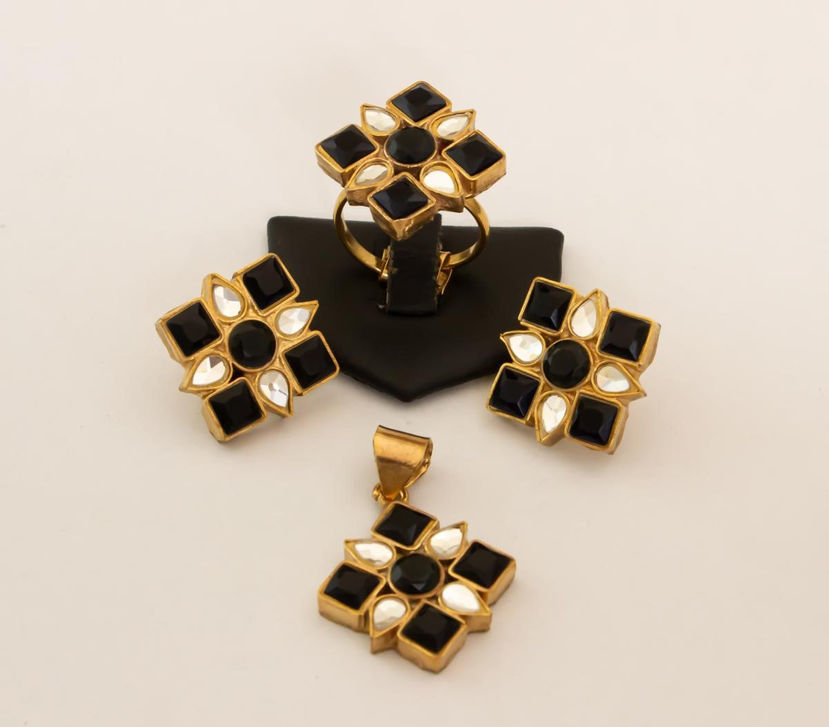 Black Pendant Set Designs with Price