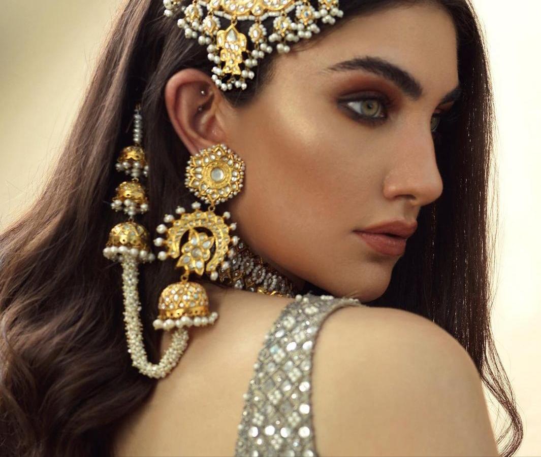Earrings With Sahare