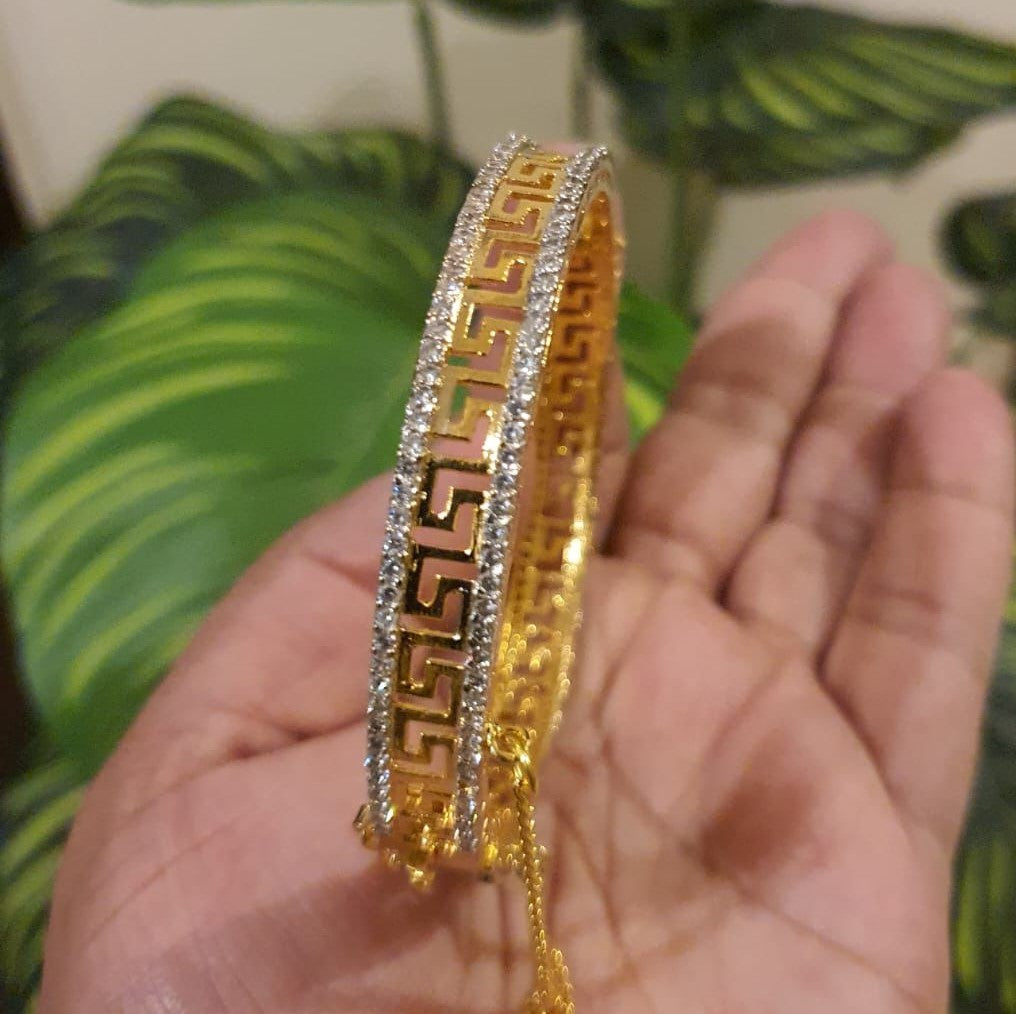 Gold Kangan Designs in Pakistan1