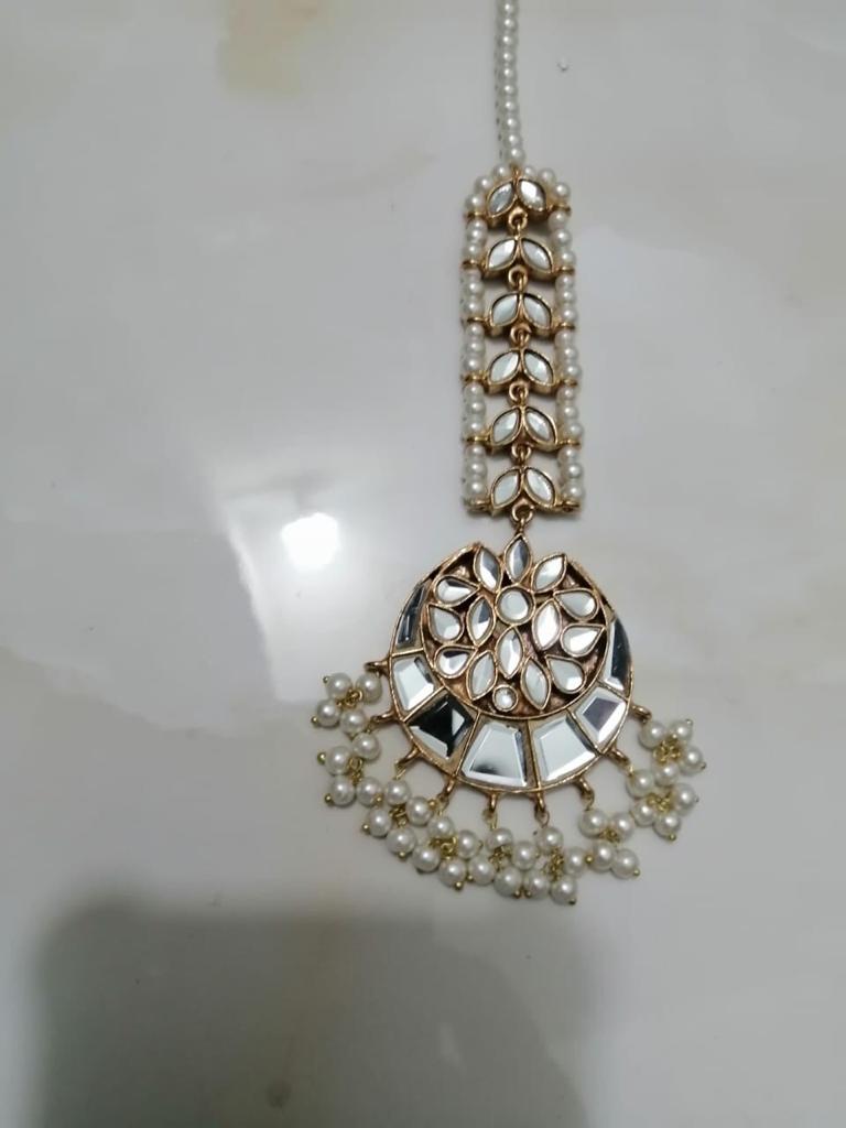 Gold Kundan Bindiya Design