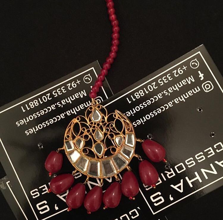 Gold Kundan Tikka Design