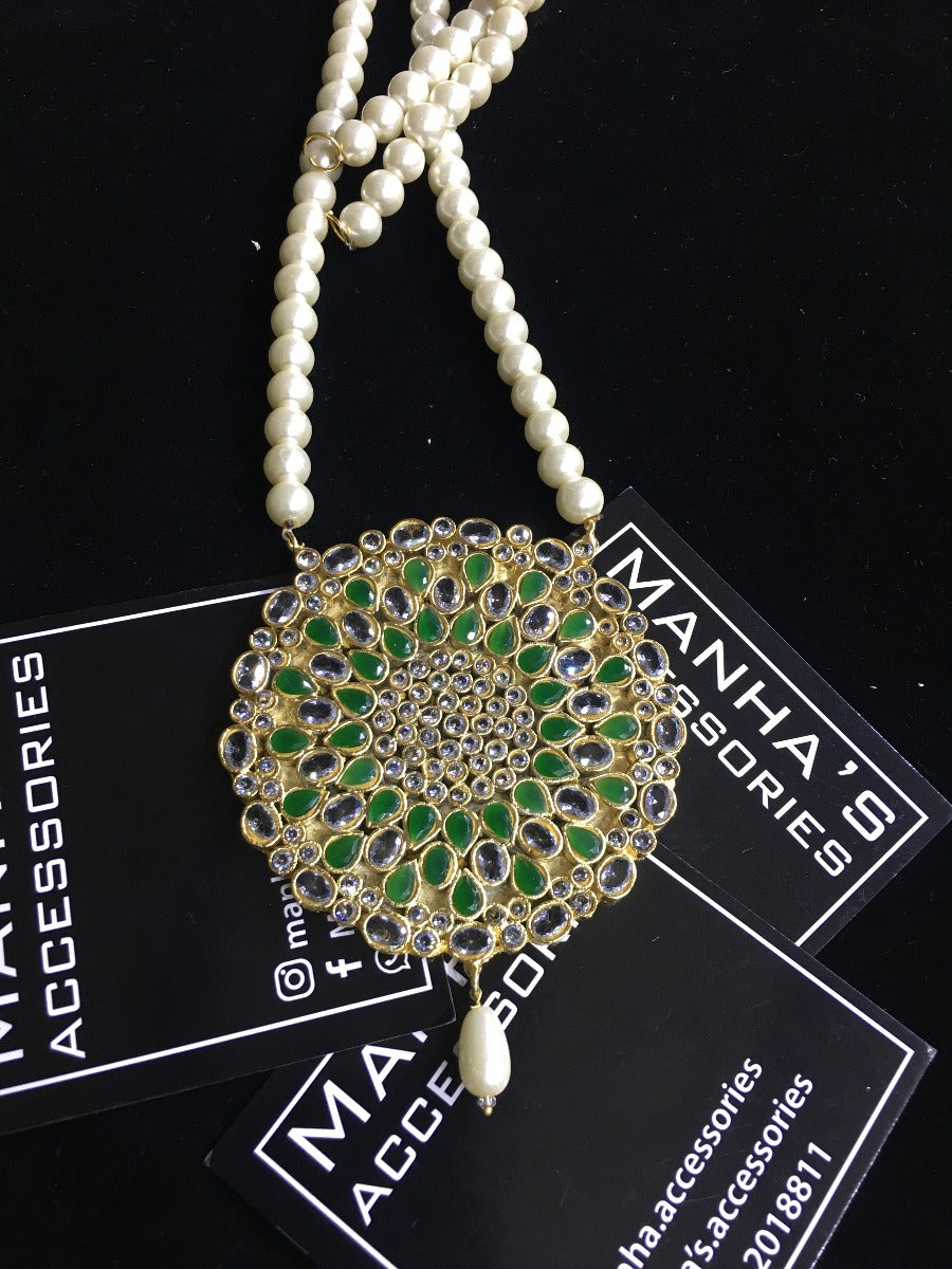 Green Kundan Pendant on Necklace