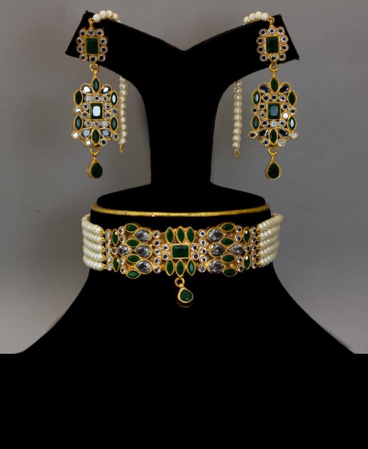 NEW DESIGN BLACK KUNDAN CHOKER WITH EARRING SET