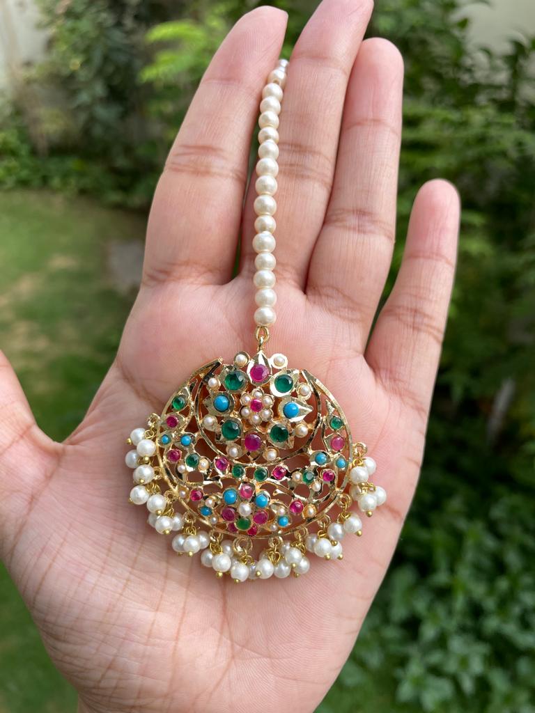Pakistani Maang Tikka in Multicolor