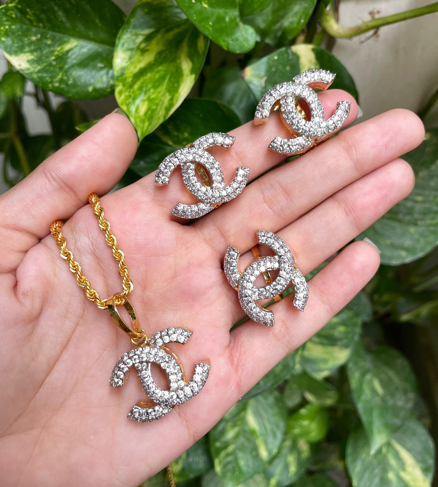 Pendant Set Jewels collection