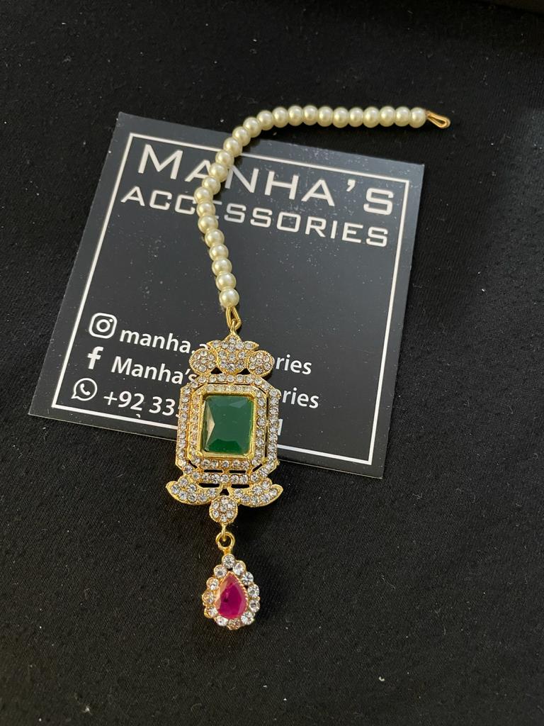 Simple Maang Tikka Design