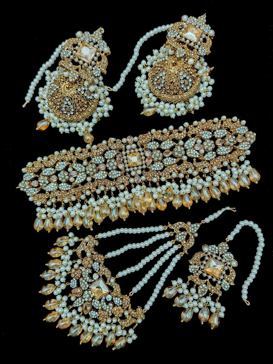 Traditional Choker Set