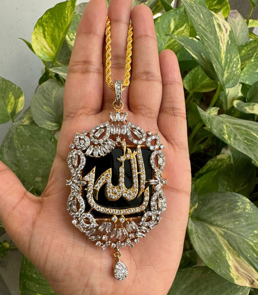 Allah Likha Hua Locket