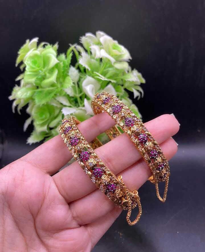 Bangles Designs in Gold in Pakistan