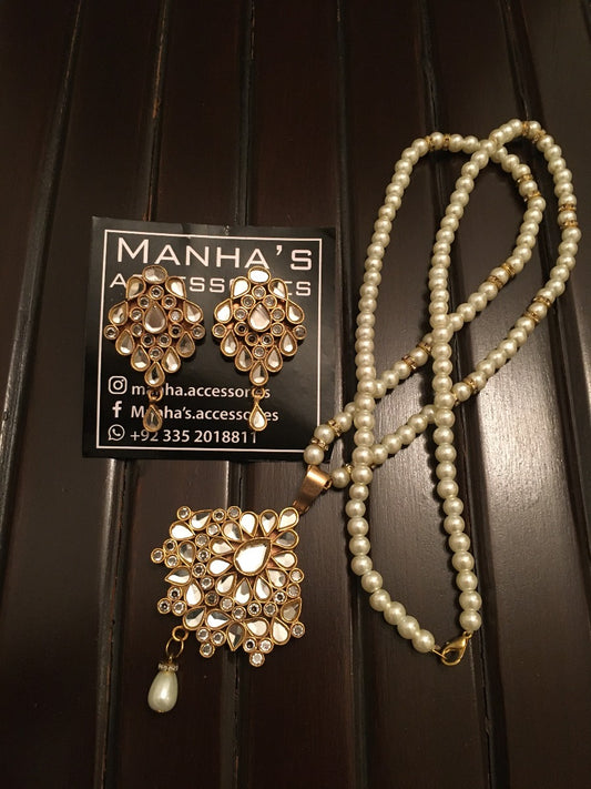 Gold Pendant Set with Earrings