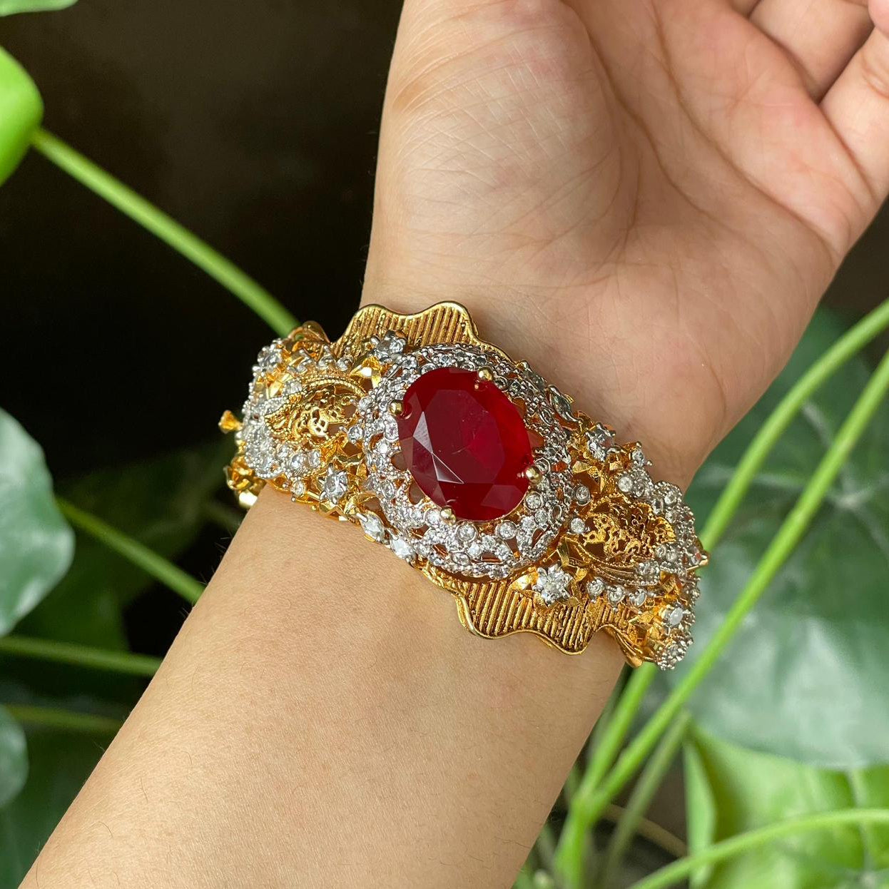 Elegant Fashion Bracelet