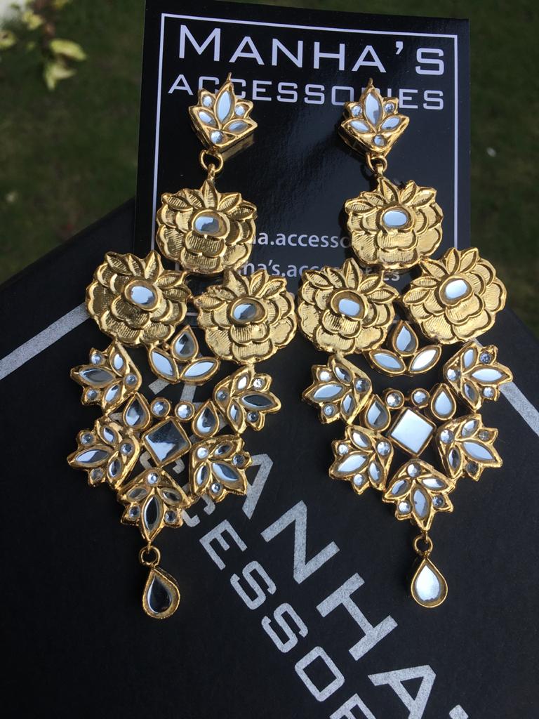 Kundan Earrings in Gold Design