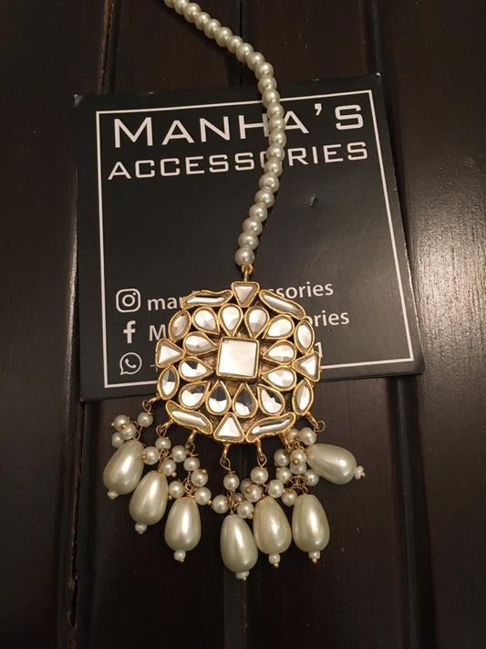 Kundan Maang Tikka