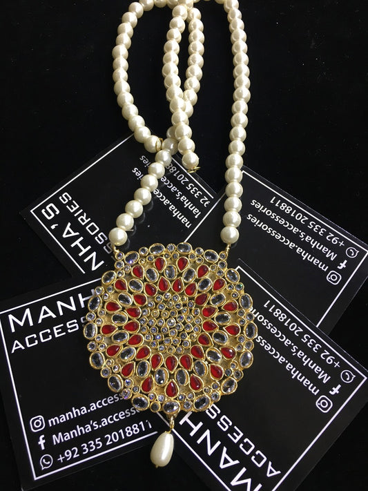 Kundan Pendant on Necklace