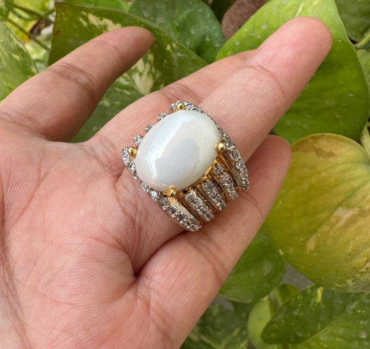 Pearl ring with zircon stones