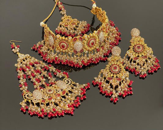 Gold bridal jewellery set Pakistani