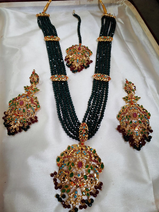 Women Gold Mala Set Design in Pakistan