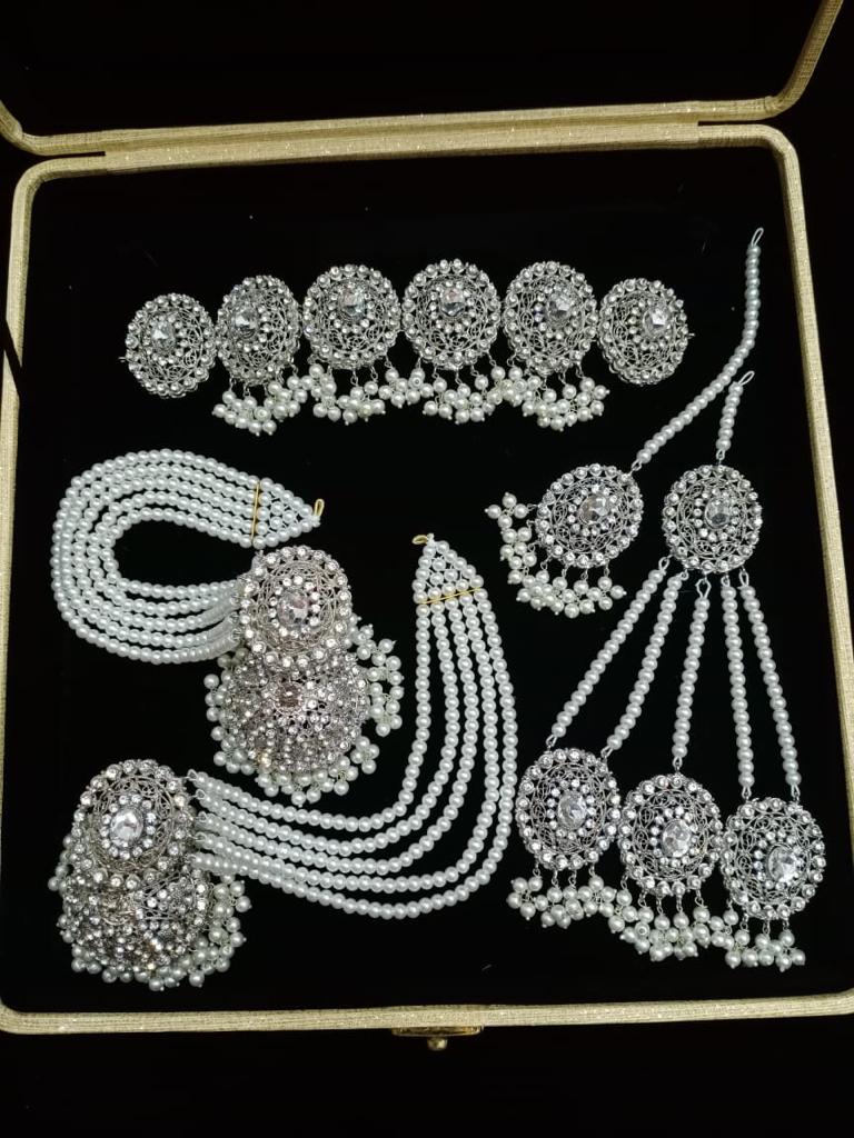 White Silver Plated Choker Set 