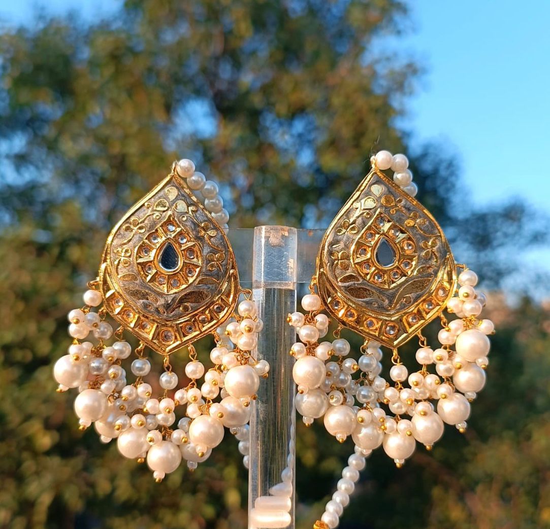 White Thappa Kundan Jewellery in Pakistan