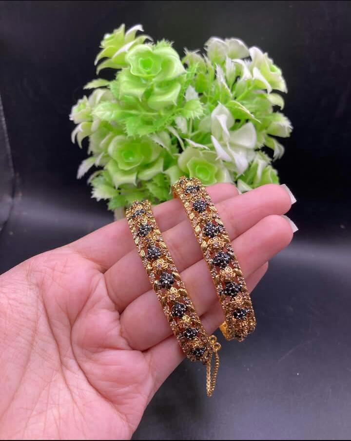 Openable Bangle Set