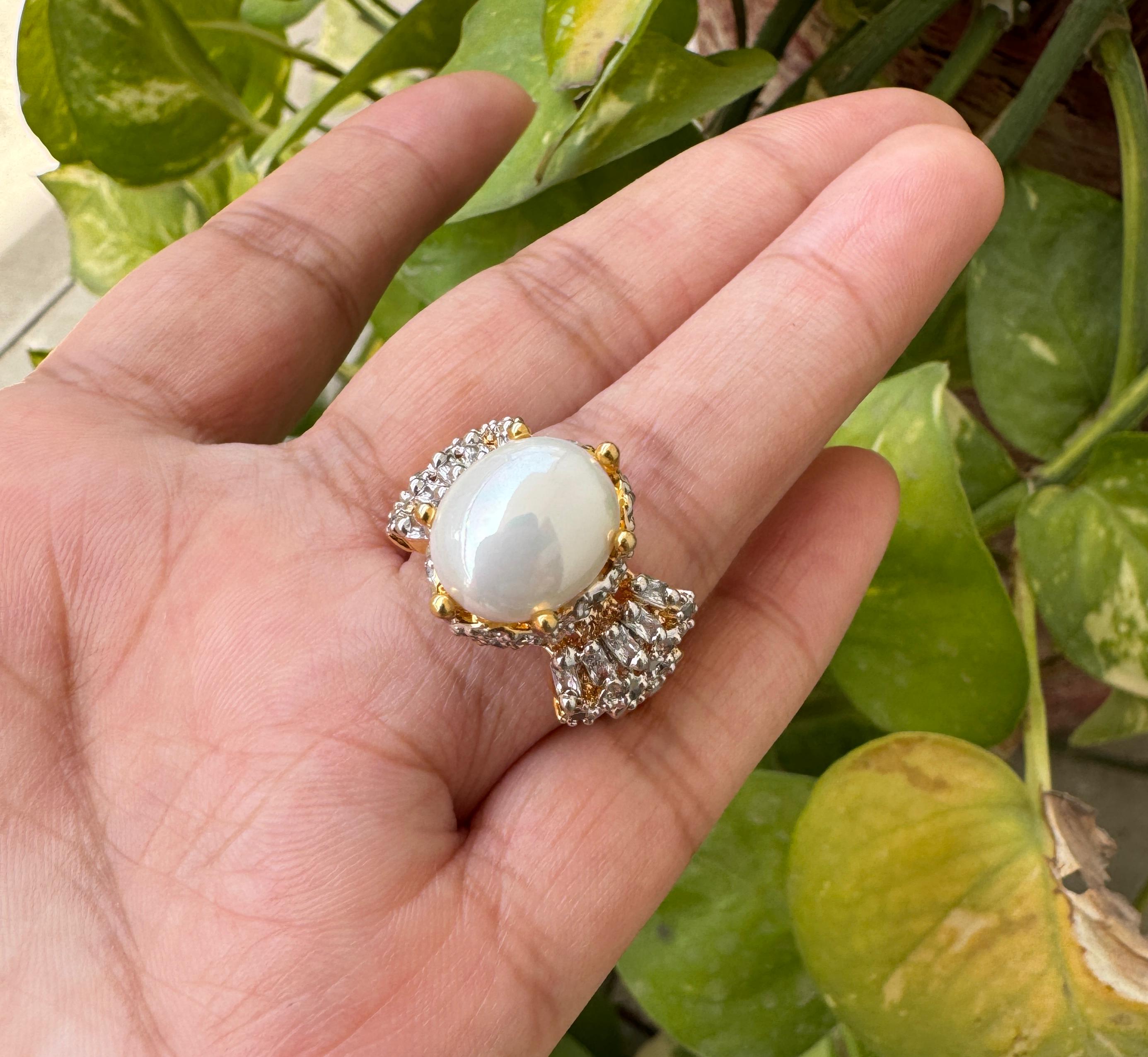 White Pearl Hand Ring